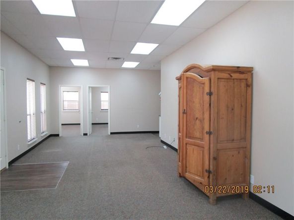 Twisted Oak Work Suites: 1806 Harbor Dr, Rockport, TX 78382